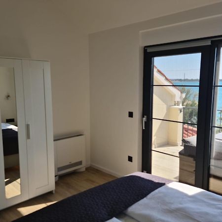 Appartments Akrapovic Vrsi Chambre photo